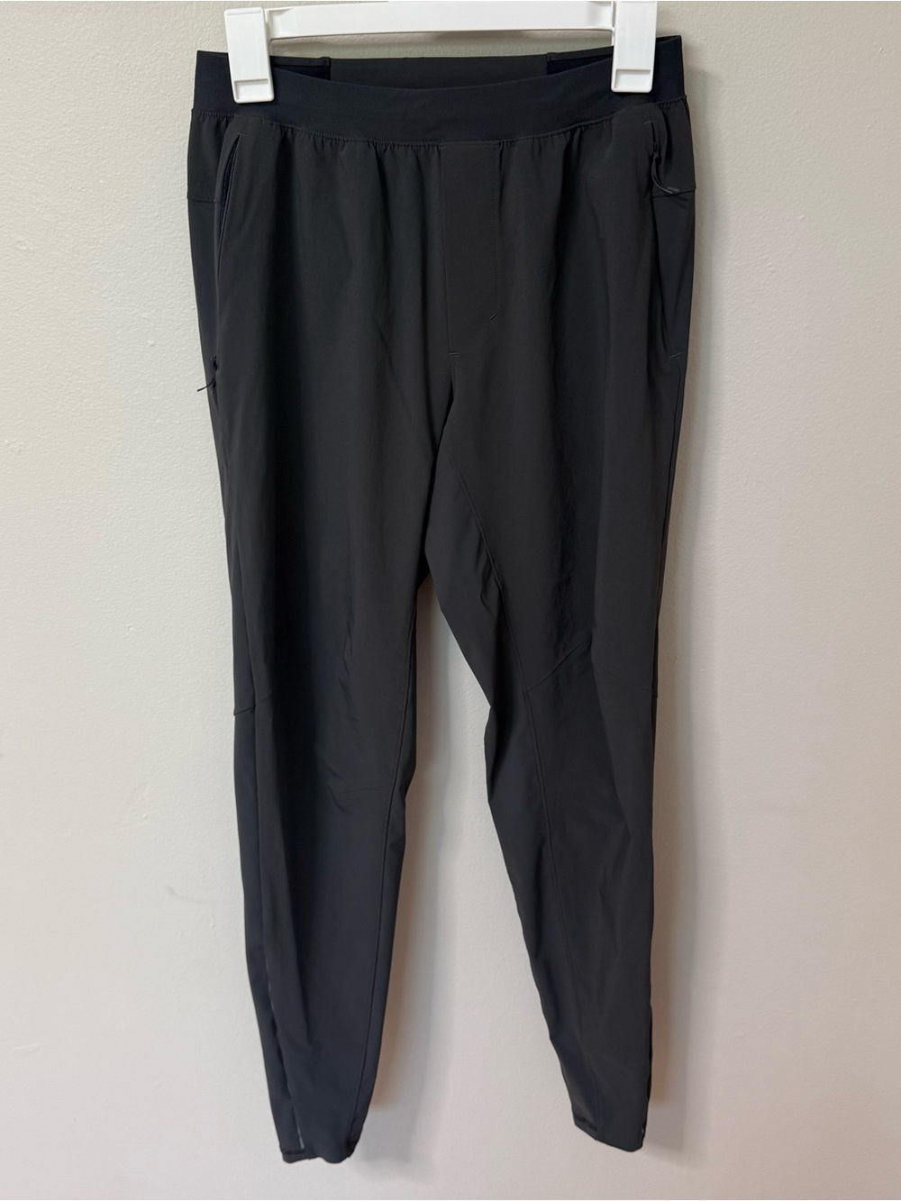 Lululemon Surge Jogger Pants Men’s S grey GOLF RUNNING EUC lightweight running